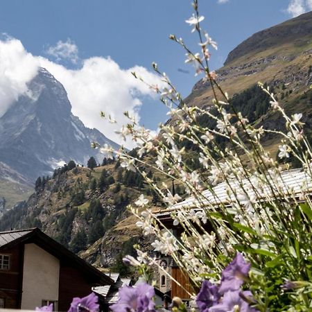 Village Apartment With Matterhorn View Zermatt Kültér fotó