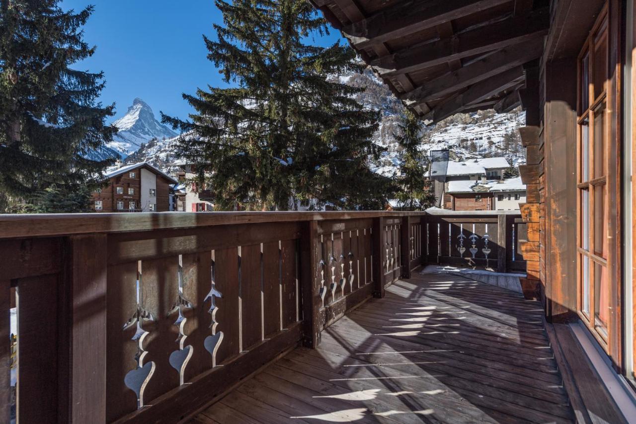 Village Apartment With Matterhorn View Zermatt Kültér fotó