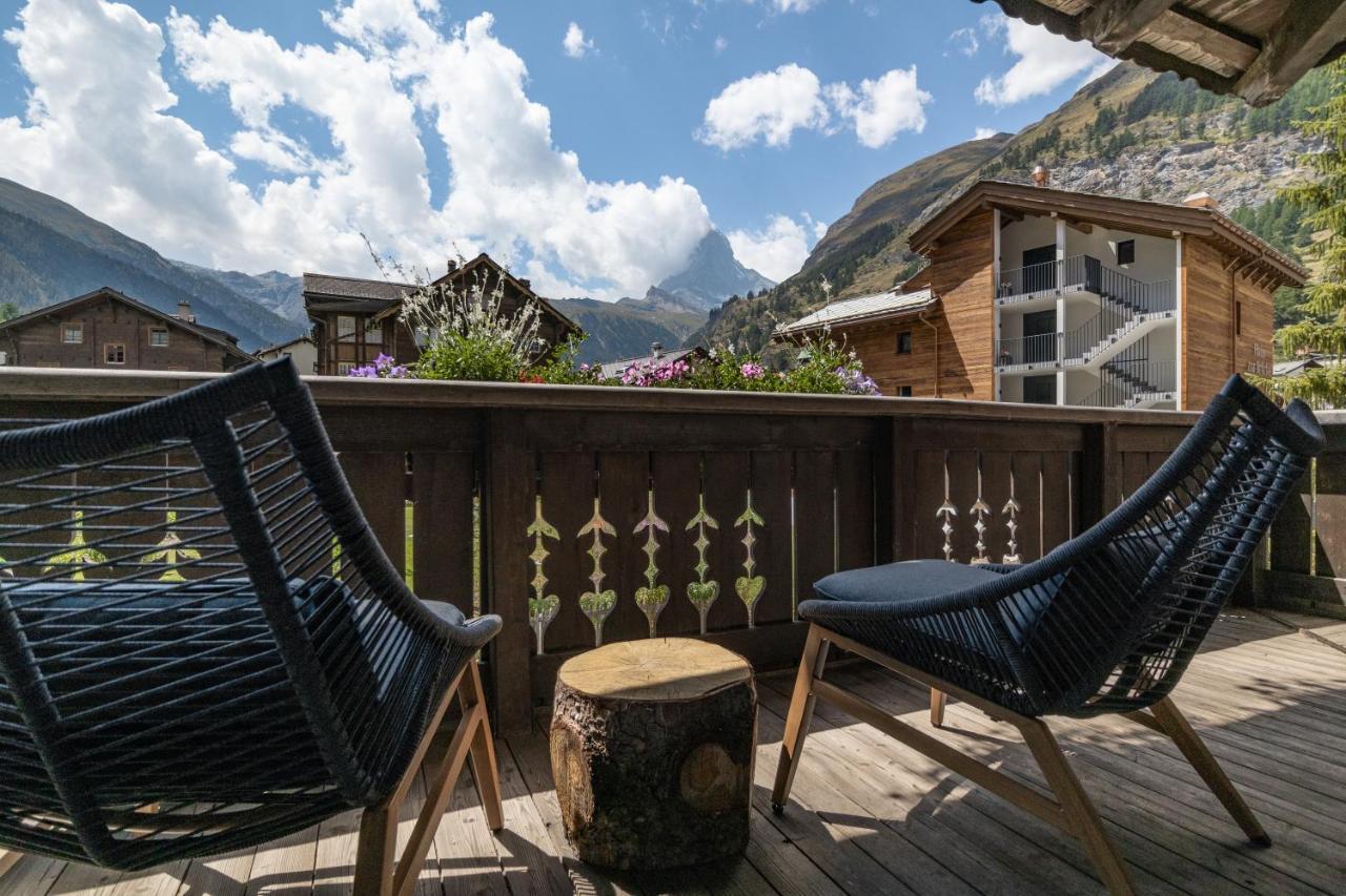 Village Apartment With Matterhorn View Zermatt Kültér fotó